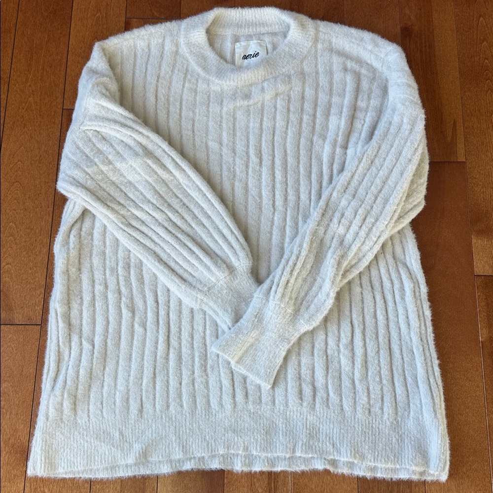Great condition aerie pullover sweater ribbed detail size xs